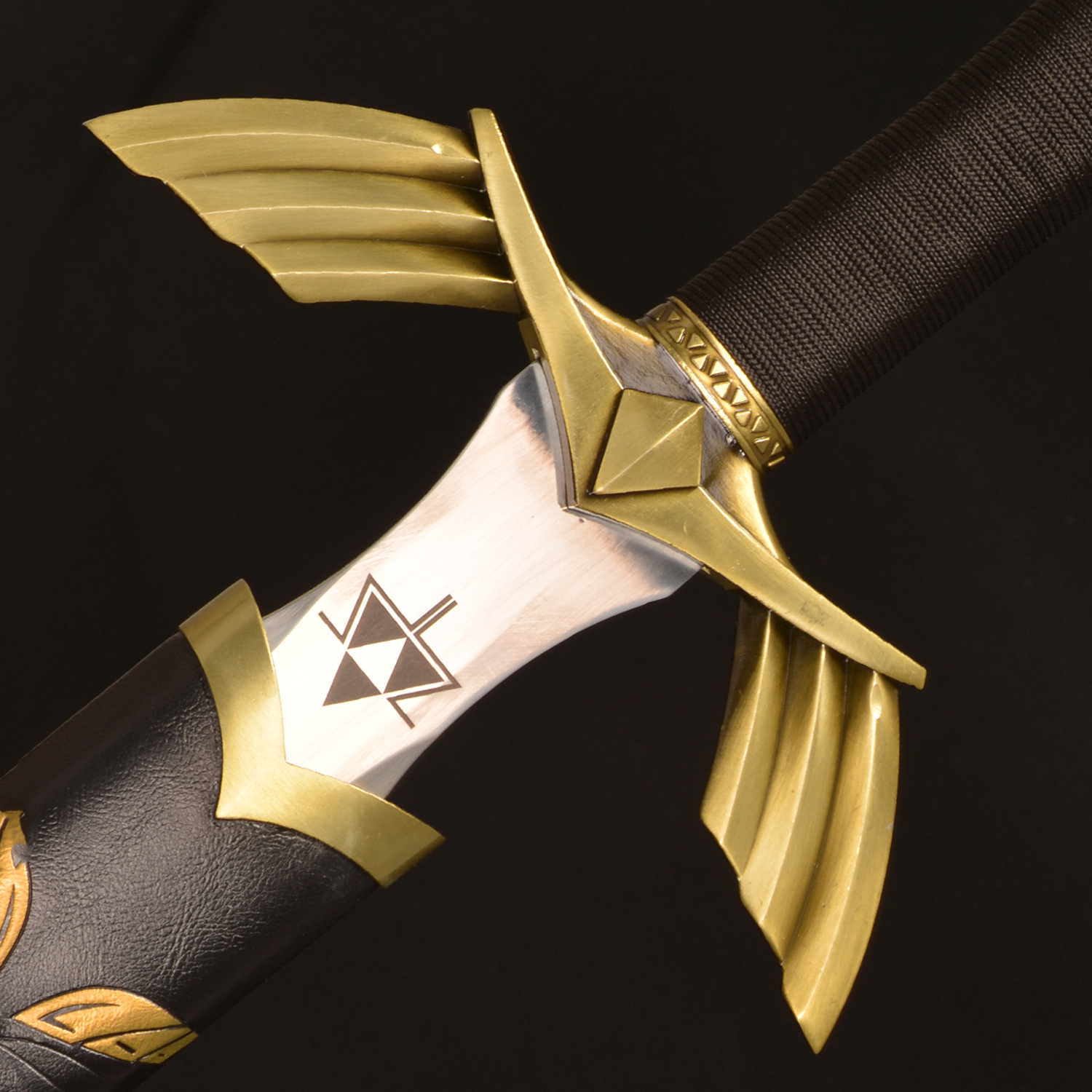 Dark Link Sword (Zelda) – Black Master Sword | ReplicaSabers 1 Dark Link Sword (Zelda) – Black Master Sword | ReplicaSabers